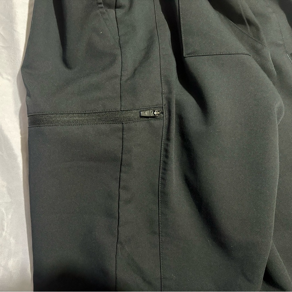 Fabletics Scrub Set - image 5